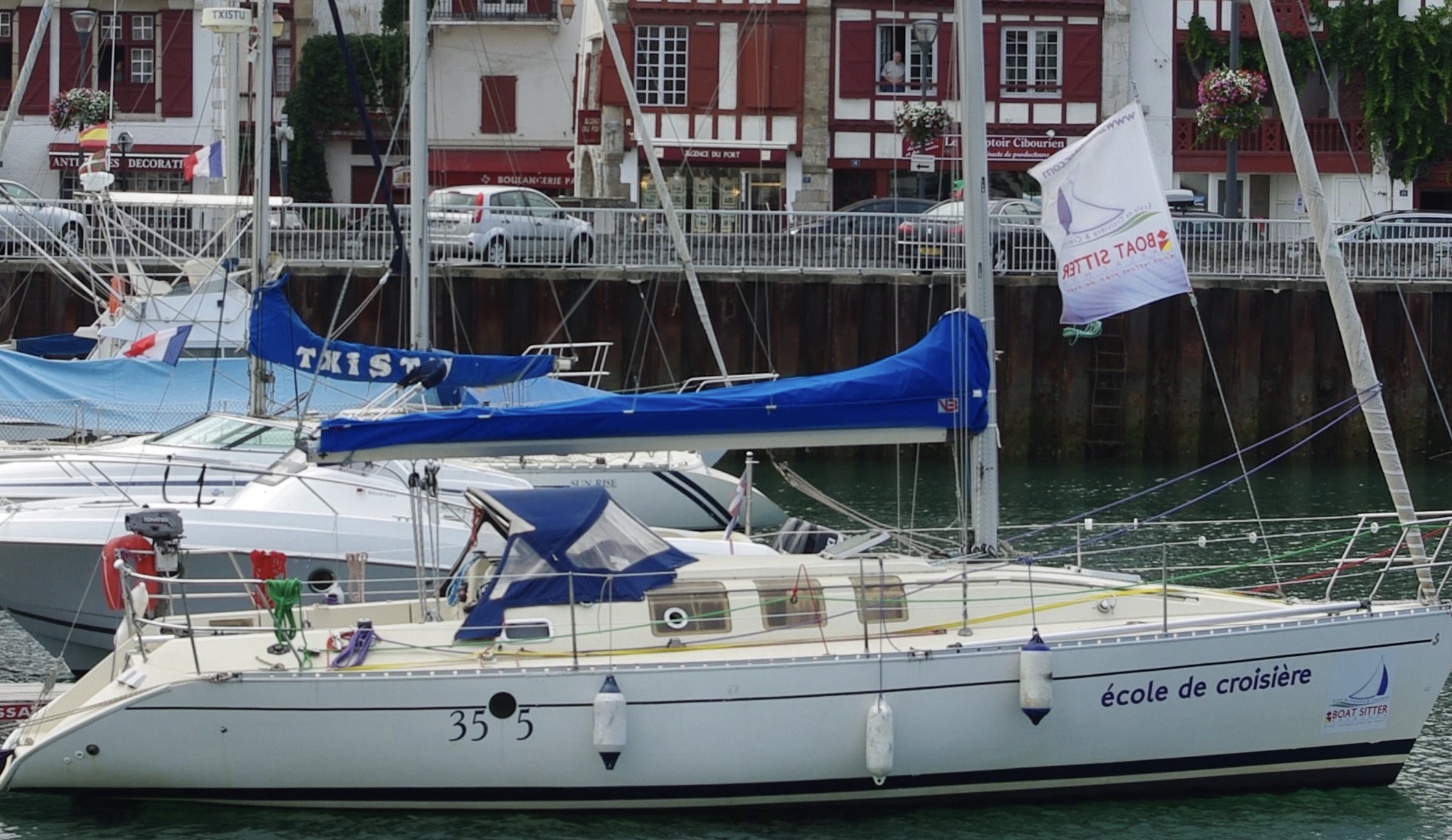 Le voilier de l’école de croisière du bassin d’Arcachon Boat Sitter