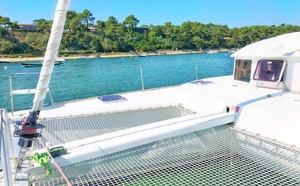 Découvrez les villages du Cap-Ferret en catamaran : authenticité et charme pittoresque