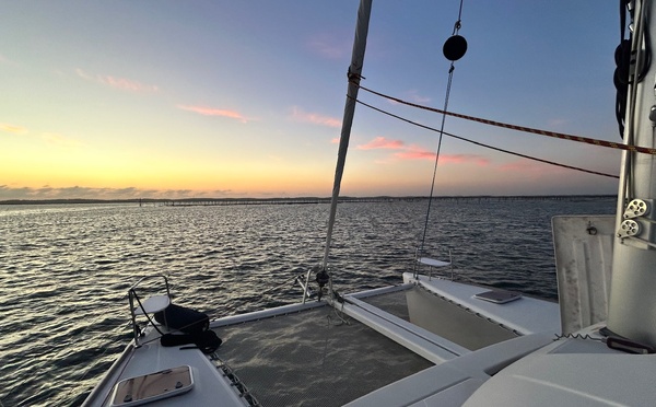 Location de catamaran à Arcachon pour voir un coucher de soleil