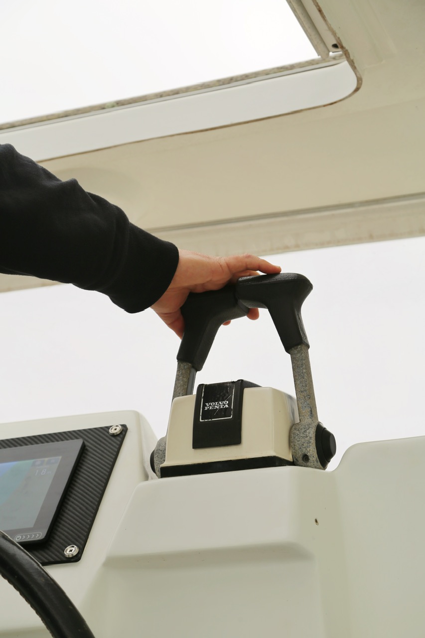 Moteurs catamaran des voiles et des catas